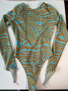 Maisie Wilen Women’s Long Sleeve Bodysuit in Teal and Mustard Wave Print